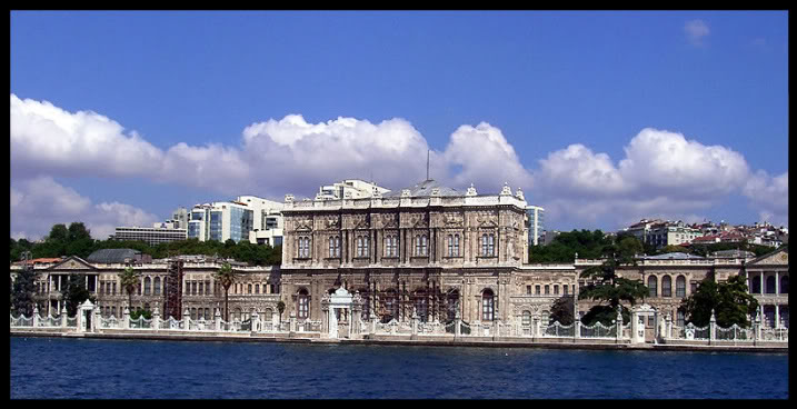 800px-Dolmabahce