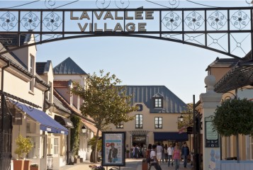 Furla vallée village deals